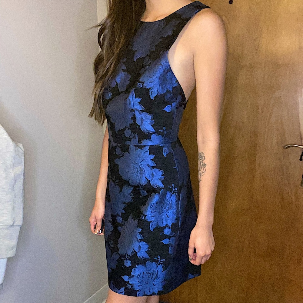 Alice + Olivia lace racerback blue floral cocktail dress